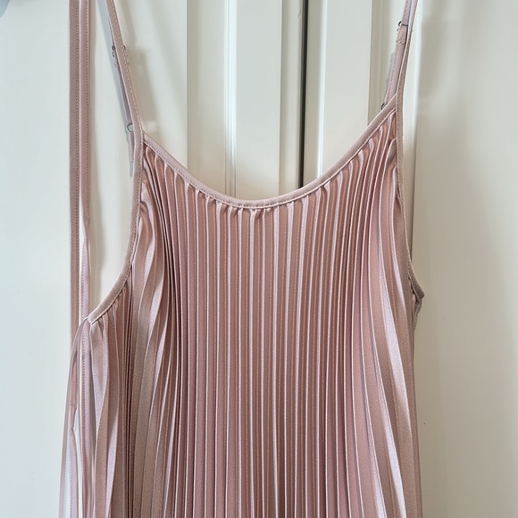 NWT Sam Edelman Hammered Satin Plisse Dress size M Blush Pink - Picture 2 of 4